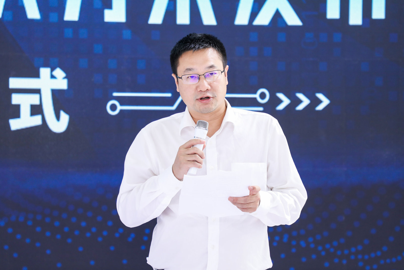 華為數(shù)據(jù)存儲與機(jī)器視覺中國區(qū)副總裁蔣伯均.jpg