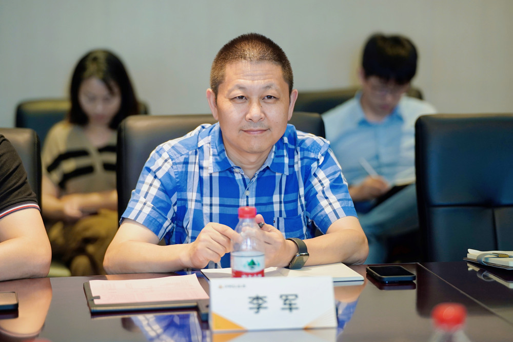 李軍.jpg